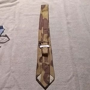 Vintage Paisley Gucci tie, 100% Italian silk.